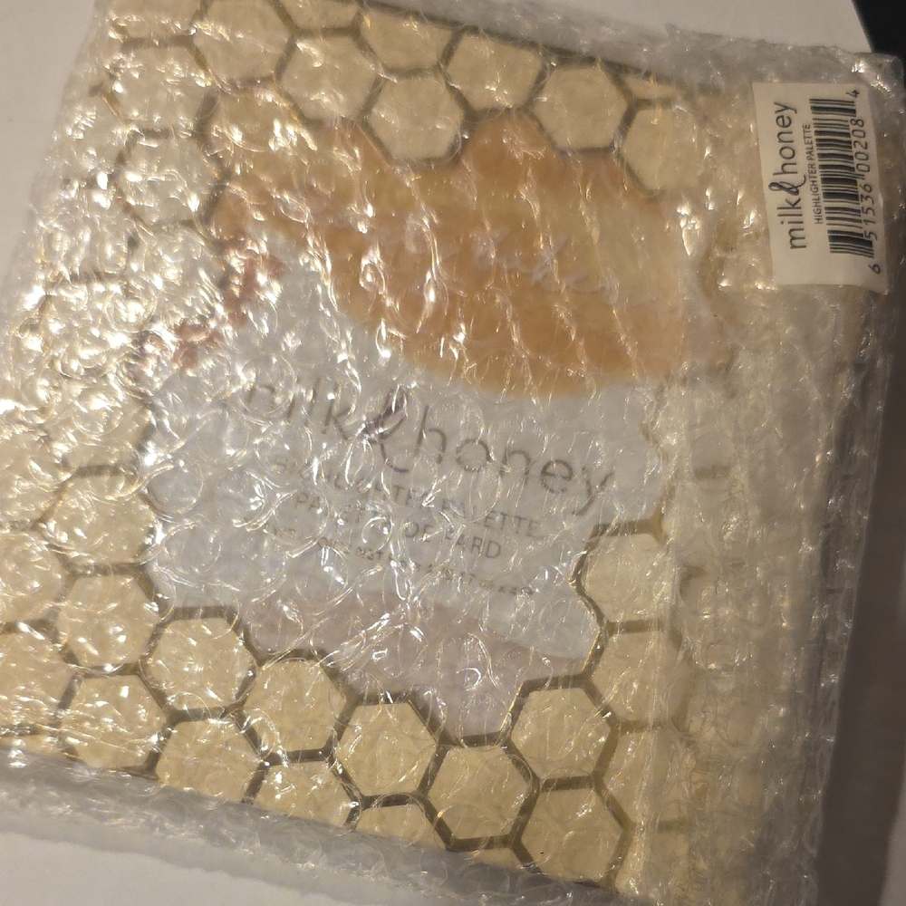 Beauty Bakerie Milk & Honey Highlighter Palette